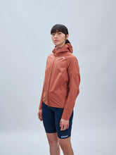 Załaduj obraz do przeglądarki galerii, Kurtka rowerowa POC W's Signal All-weather Jacket - Himalayan Salt