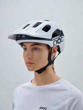 Załaduj obraz do przeglądarki galerii, Kask rowerowy POC Cularis Pure - Hyd. White/Ur. Black Matt