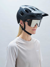 Załaduj obraz do przeglądarki galerii, Okulary rowerowe POC Devour - Ur. Black/Clarity Road/Sunny Silver