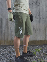 Załaduj obraz do przeglądarki galerii, Spodenki rowerowe POC ESSENTIAL ENDURO - Epid. Green