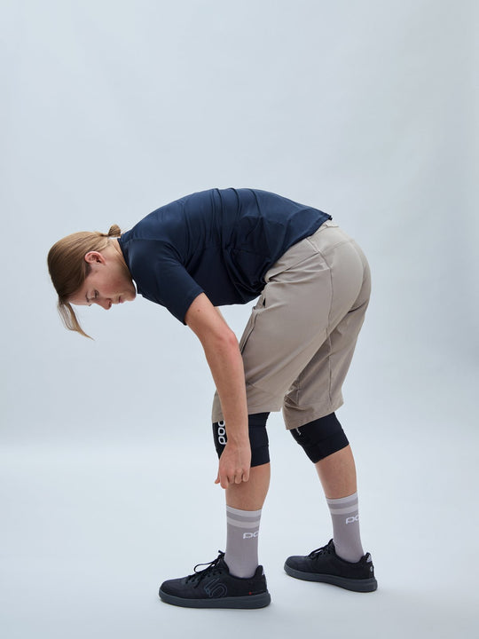 Załaduj obraz do przeglądarki galerii, Spodenki rowerowe POC W's Infinite All-mountain Shorts - Moonstone Grey