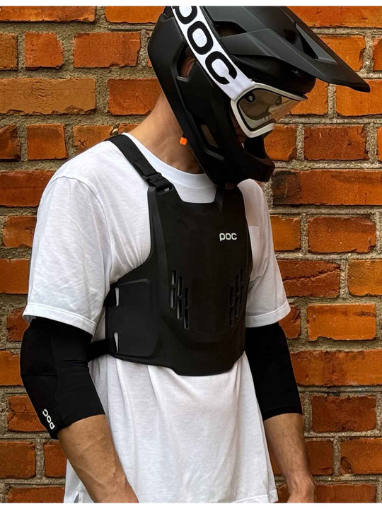 Załaduj obraz do przeglądarki galerii, Ochraniacz klatki piersiowej POC VPD Air Chest - Ur. Black