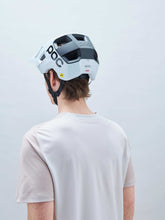 Załaduj obraz do przeglądarki galerii, Kask rowerowy POC KORTAL RACE MIPS - Hydr. White/Ur. Black Matt