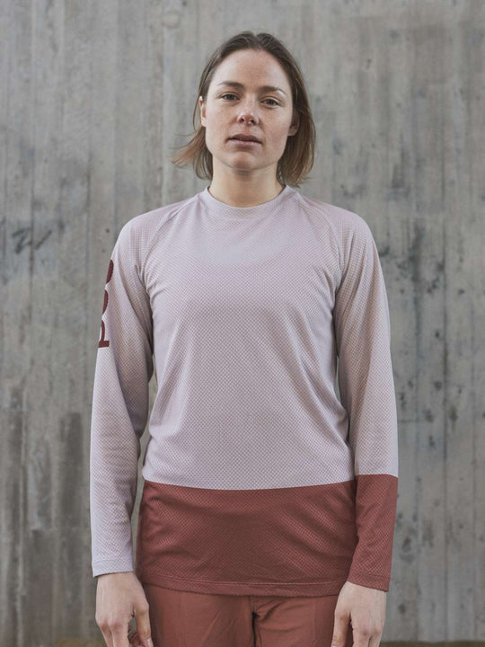 Załaduj obraz do przeglądarki galerii, Koszulka rowerowa POC W's MTB PURE LS Jersey - Light Sand. Beige/Himalayan Salt