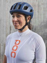Załaduj obraz do przeglądarki galerii, Kask rowerowy POC VENTRAL AIR MIPS - Lead Blue Matt