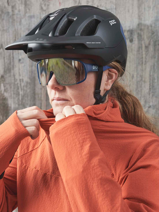 Załaduj obraz do przeglądarki galerii, Okulary POC ASPIRE - Opal Blue Translucent - Clarity Trail | Brown/Silver Mirror Cat 2