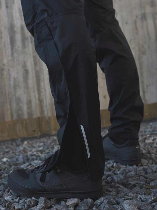 Załaduj obraz do przeglądarki galerii, Spodnie POC MOTION Rain Pants - Ur. Black