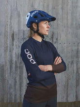 Załaduj obraz do przeglądarki galerii, Koszulka rowerowa POC W&#39;s MTB PURE LS Jersey - Turmaline Navy/Axinite Brown
