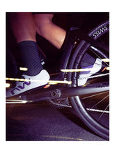 Załaduj obraz do przeglądarki galerii, Buty rowerowe NORTHWAVE Veloce Extreme Light Grey/Dark Purple
