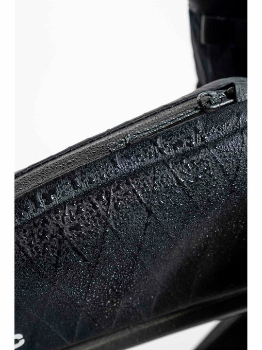 Załaduj obraz do przeglądarki galerii, Torba POC Ultra Bento Bag 0.7L - Ura. Black
