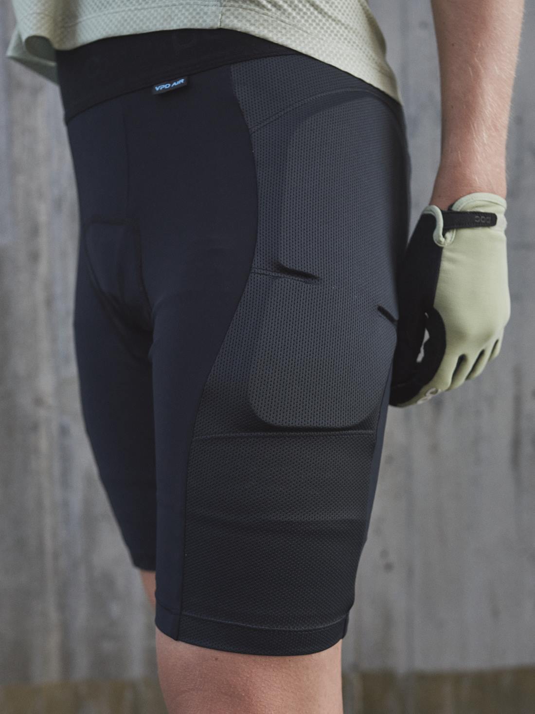 Spodenki ochronne POC SYNOVIA VPD Shorts - Ur. Black