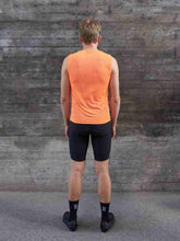 Załaduj obraz do przeglądarki galerii, Koszulka rowerowa POC M’s AIR Indoor Vest - Zink Orange - poc warszawa
