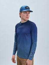 Załaduj obraz do przeglądarki galerii, Koszulka rowerowa POC M’s Essential MTB Lite LS Jersey - Gradient Turmaline Navy - poc warszawa
