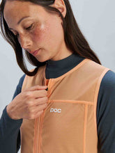 Załaduj obraz do przeglądarki galerii, Ochraniacz POC W's VPD Air Vest - Apricot Sunstone
