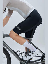Załaduj obraz do przeglądarki galerii, Spodenki rowerowe POC M's Cadence Bib Shorts - Ur. Black
