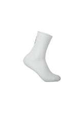 Załaduj obraz do przeglądarki galerii, Skarpety rowerowe POC SEIZE Sock Short - Hydr. White
