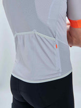 Załaduj obraz do przeglądarki galerii, Koszulka rowerowa POC M&#39;s Essential Road Logo Jersey - Zink Orange/Gra. Grey
