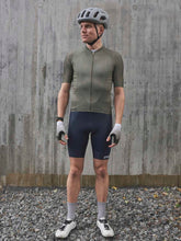 Załaduj obraz do przeglądarki galerii, Koszulka rowerowa POC M&#39;s PRISTINE Jersey - Epid. Green
