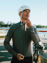 Załaduj obraz do przeglądarki galerii, Kurtka rowerowa POC THE SUPREME RAIN Jacket - Sylv. Grey
