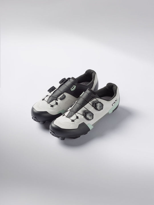 Załaduj obraz do przeglądarki galerii, Buty rowerowe NORTHWAVE Extreme XT Light Grey/Sage
