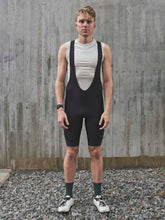 Załaduj obraz do przeglądarki galerii, Spodenki POC ROVE CARGO VPDs Bib Shorts - Ur. Black - poc warszawa
