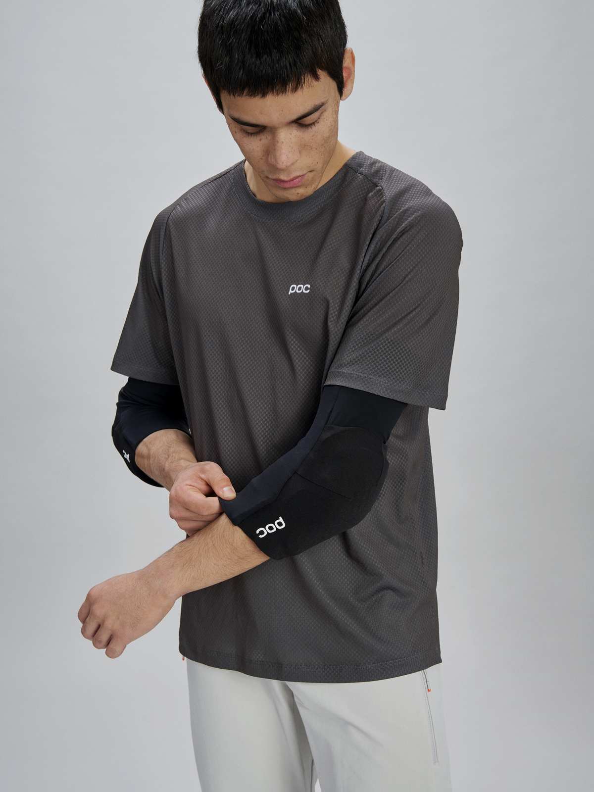 Ochraniacze na łokcie POC VPD Max Elbow - Ur. Black