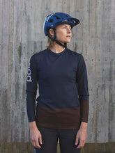 Załaduj obraz do przeglądarki galerii, Koszulka rowerowa POC W&#39;s MTB PURE LS Jersey - Turmaline Navy/Axinite Brown
