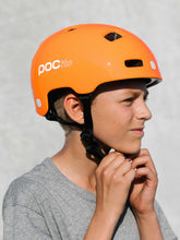 Załaduj obraz do przeglądarki galerii, Kask rowerowy POCITO CRANE MIPS - Fluo. Orange
