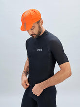 Załaduj obraz do przeglądarki galerii, Koszulka rowerowa POC M&#39;s Essential Road Logo Jersey  - Ur. Black/ Hyd. White

