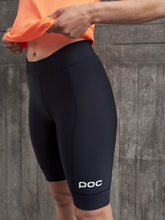 Załaduj obraz do przeglądarki galerii, Spodenki rowerowe POC W's Air Indoor Shorts - Uran. Black

