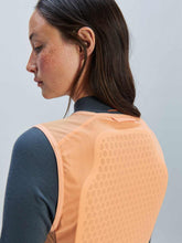 Załaduj obraz do przeglądarki galerii, Ochraniacz POC W's VPD Air Vest - Apricot Sunstone
