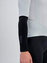 Załaduj obraz do przeglądarki galerii, Rękawki rowerowe POC Cadence Arm Warmer - Ur. Black

