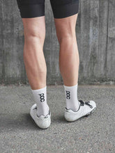Załaduj obraz do przeglądarki galerii, Skarpety rowerowe POC SEIZE Sock Short - Hydr. White
