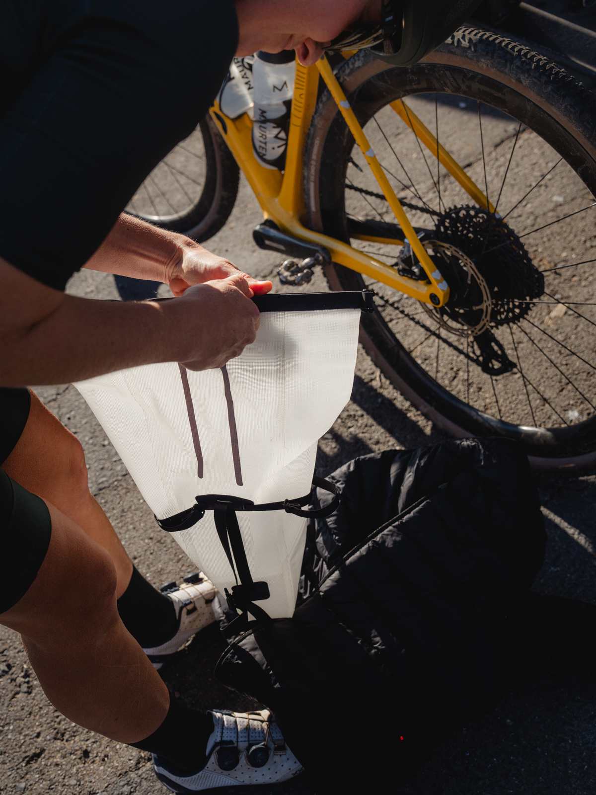 Torba POC Ultra Saddle Bag 7L - Hyd. White Translucent
