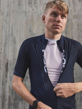 Załaduj obraz do przeglądarki galerii, Koszulka rowerowa POC M&#39;s ESSENTIAL ROAD LOGO Jersey - Turmaline Navy

