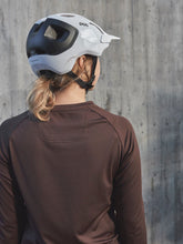 Załaduj obraz do przeglądarki galerii, Koszulka rowerowa POC W&#39;S REFORM ENDURO - Axinite Brown
