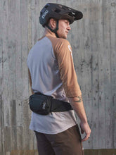 Załaduj obraz do przeglądarki galerii, Saszetka rowerowa POC LAMINA HIP Pack - Ur. Black
