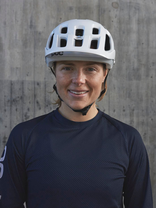 Załaduj obraz do przeglądarki galerii, Kask rowerowy POC TECTAL RACE MIPS - Hydr. White/Opal Blue Metallic/Matt
