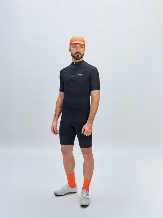 Załaduj obraz do przeglądarki galerii, Koszulka rowerowa POC M&#39;s Essential Road Logo Jersey  - Ur. Black/ Hyd. White
