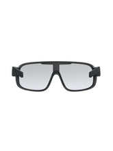 Załaduj obraz do przeglądarki galerii, Okulary rowerowe POC Aspire Photochromic - Ur. Black | Clarity Photochromic Clear/Natural Grey cat. 1–3
