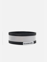 Załaduj obraz do przeglądarki galerii, Opaska BOOKMAN Reflective Band czarny
