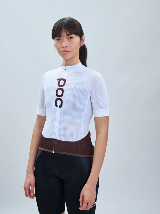 Załaduj obraz do przeglądarki galerii, Koszulka rowerowa POC W's Essential Road Logo Jersey - Hydr. White/Axinite Brown

