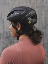 Załaduj obraz do przeglądarki galerii, Kask rowerowy POC OMNE AIR MIPS - Ur. Black Matt
