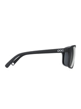 Załaduj obraz do przeglądarki galerii, Okulary przeciwsłoneczne POC WILL - Ur. Black/Hyd. White/Clarity Universal/Sunny Grey Cat.3
