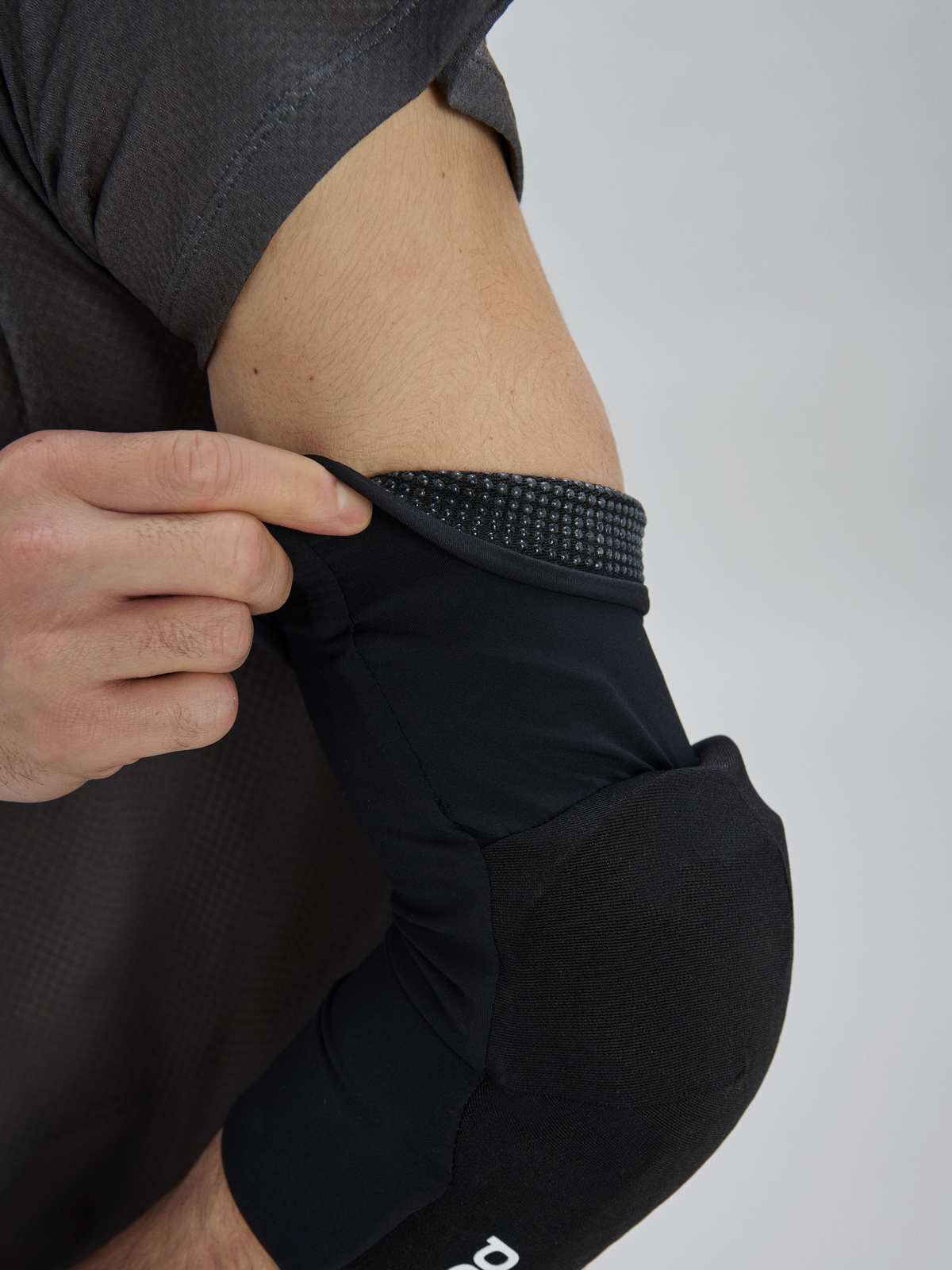 Ochraniacze na łokcie POC VPD Max Elbow - Ur. Black