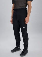 Załaduj obraz do przeglądarki galerii, Spodnie rowerowe POC M's Motion Pants - Ur. Black
