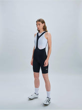 Załaduj obraz do przeglądarki galerii, Spodenki rowerowe POC W&#39;s Cadence Bib Shorts - Ur. Black
