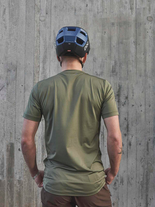 Załaduj obraz do przeglądarki galerii, Koszulka rowerowa POC M&#39;S REFORM ENDURO LIGHT - Epid. Green
