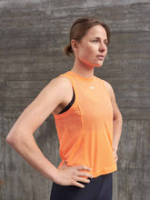 Załaduj obraz do przeglądarki galerii, Koszulka rowerowa POC W&#39;s AIR Indoor Vest - Zink Orange
