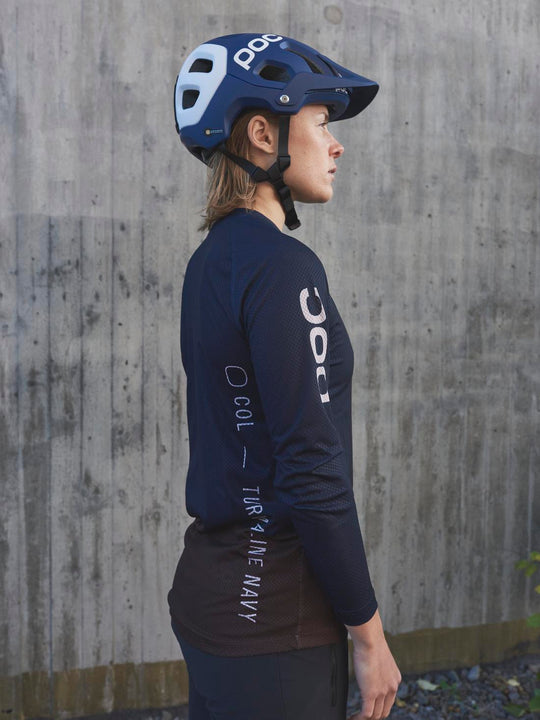 Załaduj obraz do przeglądarki galerii, Koszulka rowerowa POC W&#39;s MTB PURE LS Jersey - Turmaline Navy/Axinite Brown
